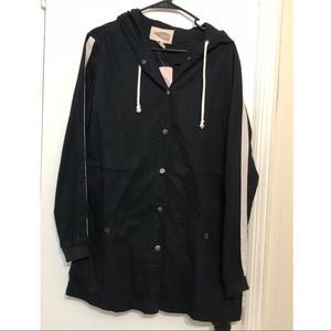 Hooded light jacket